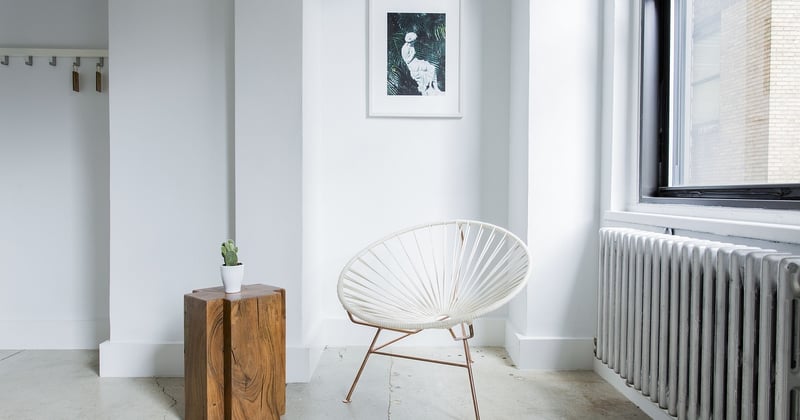 Poser du carrelage imitation parquet dans une cuisine : nos astuces pour un rendu bluffant